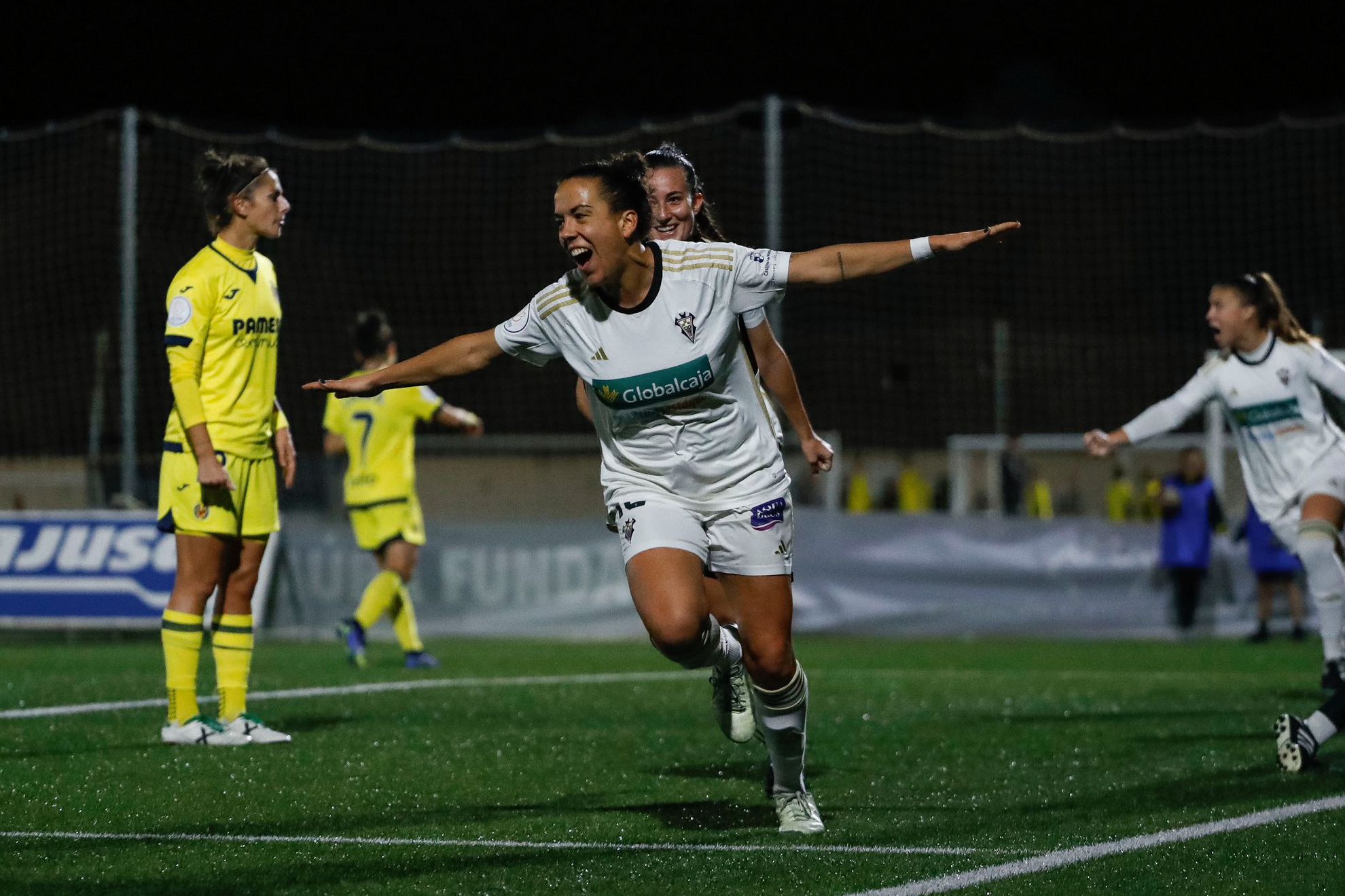 Laura Ortega, delantera del Alba Fundaci�n, celebra un gol en Copa ante el Villarreal / Alba Fundaci�n
