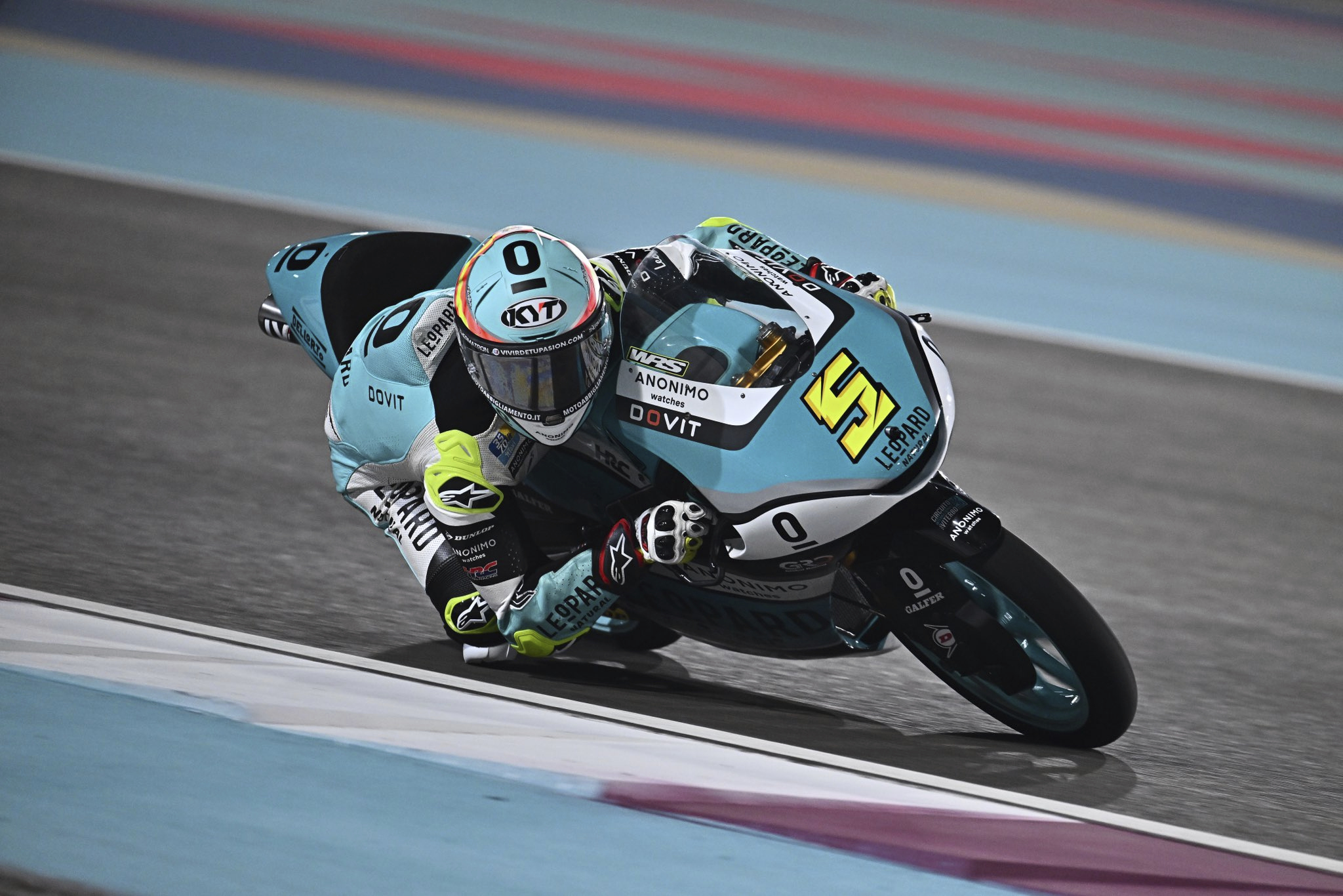 Jaume Masi� gana la carrera del GP de Qatar de Moto3