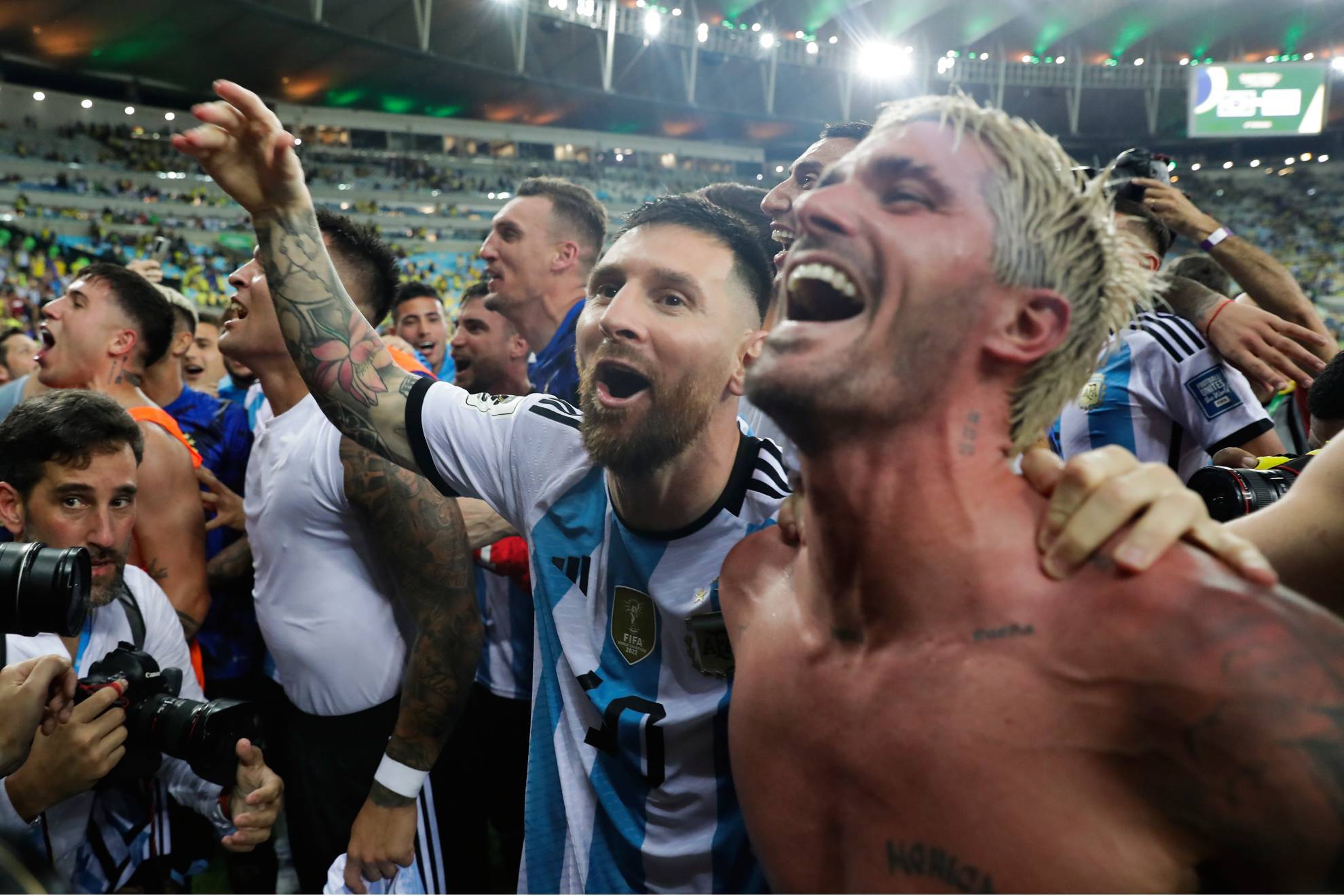 Messi y De Paul celebran la victoria de Argentina en Maracan�.