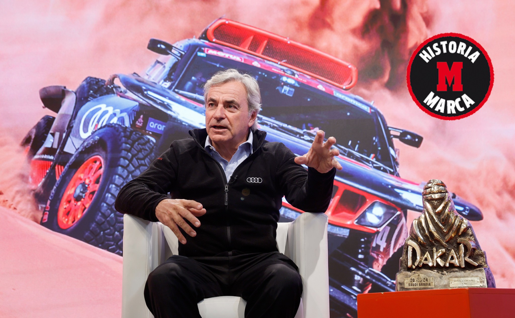 Carlos Sainz visit� MARCA con su cuarto trofeo del Touareg