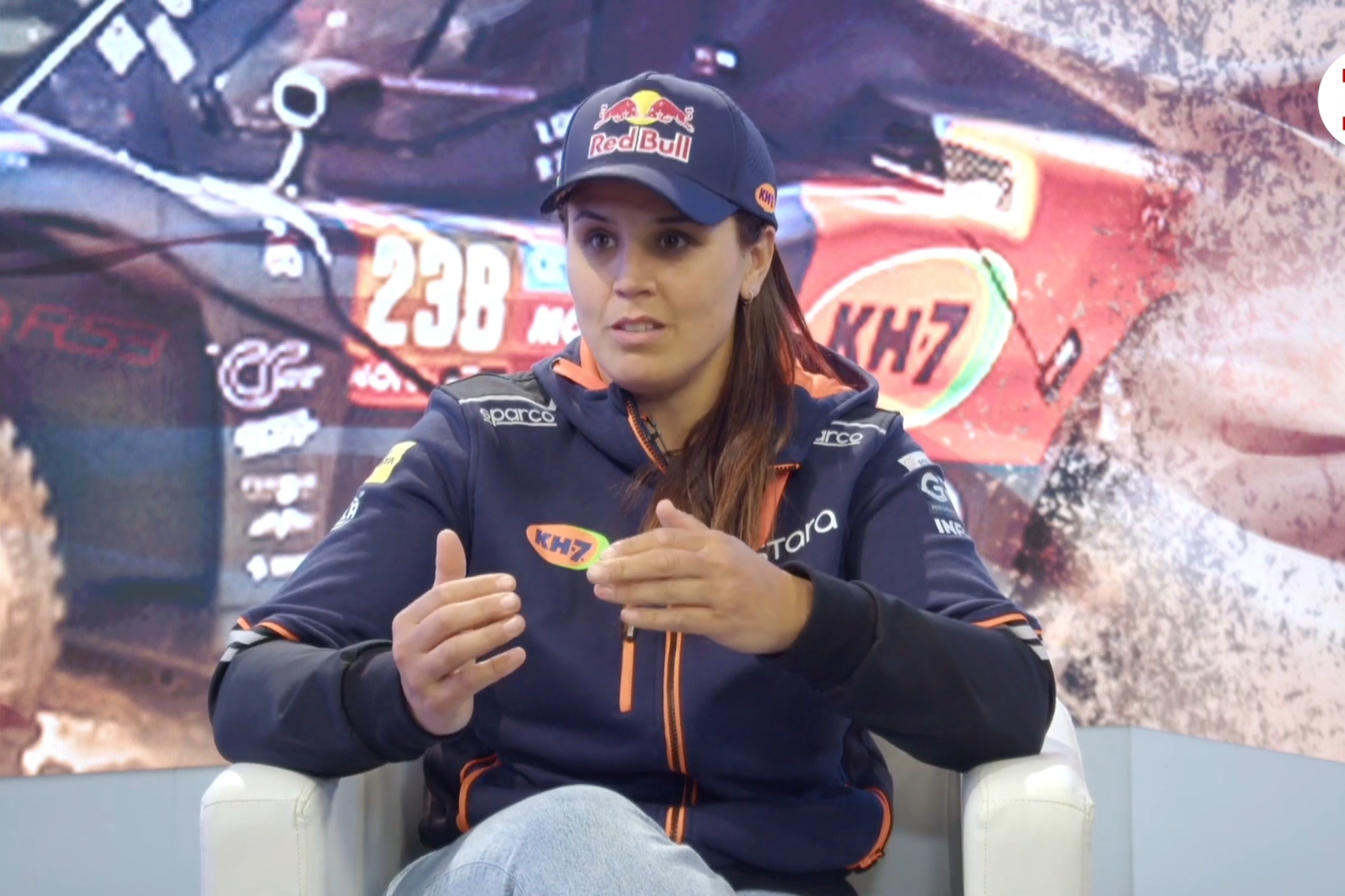 Laia Sanz: A�n tenemos que comer muchos petit suisse para luchar con Sainz