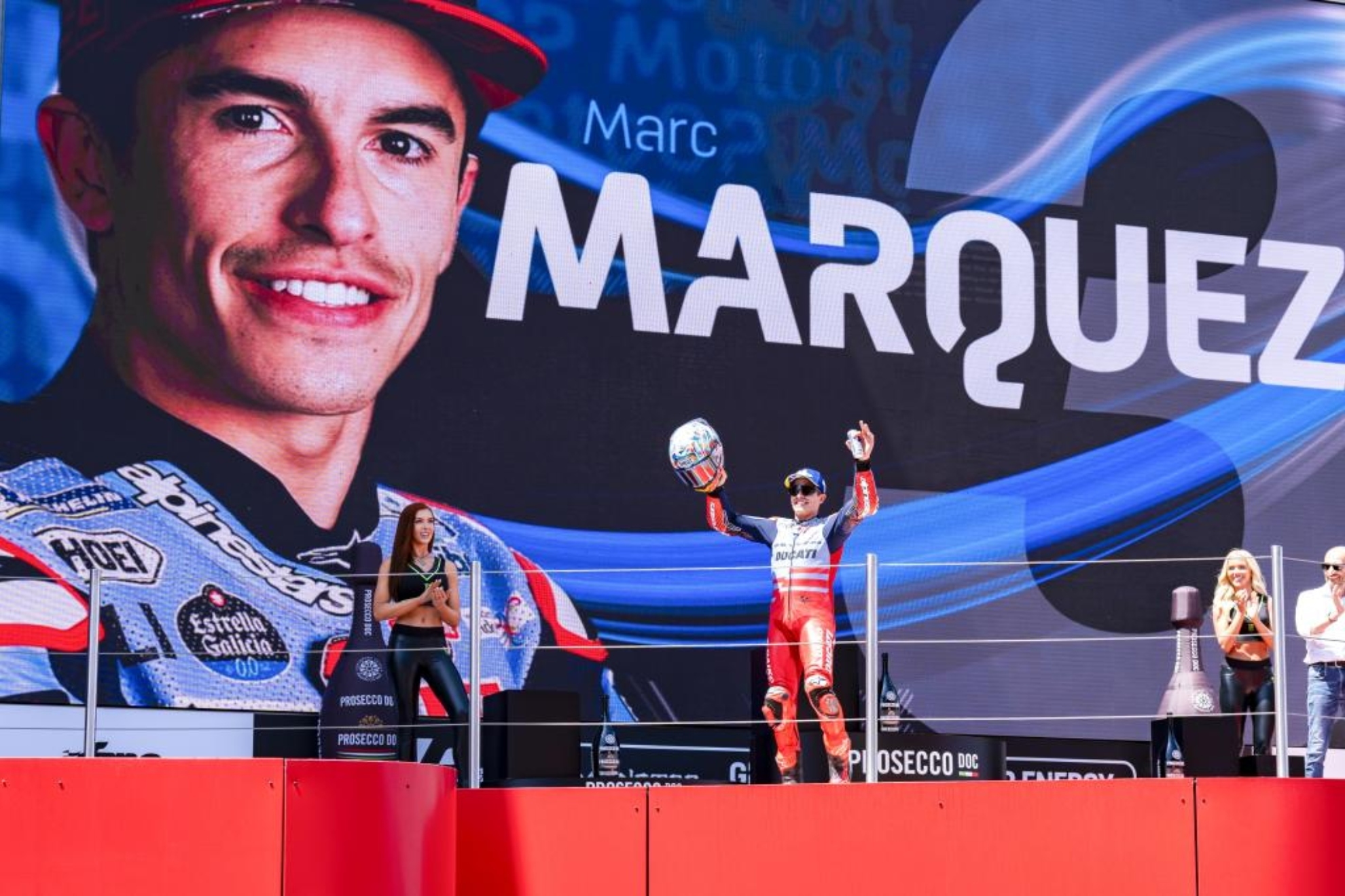 Marc M�rquez, en el podio de Barcelona.