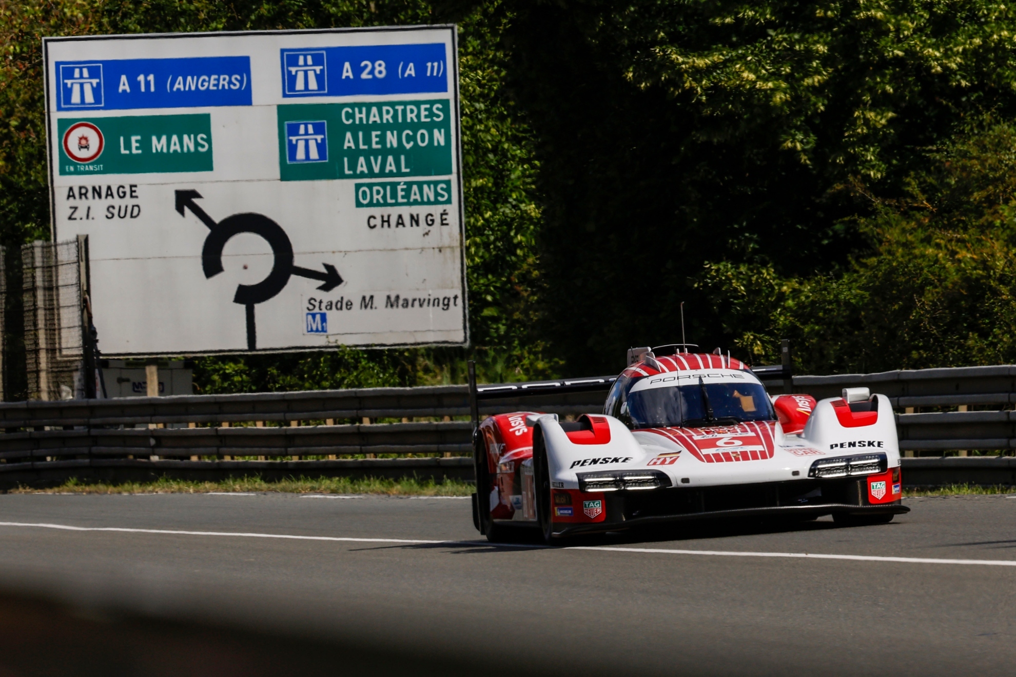 Juncadella y Riberas brillan en el Test Day de Le Mans que domin� Porsche