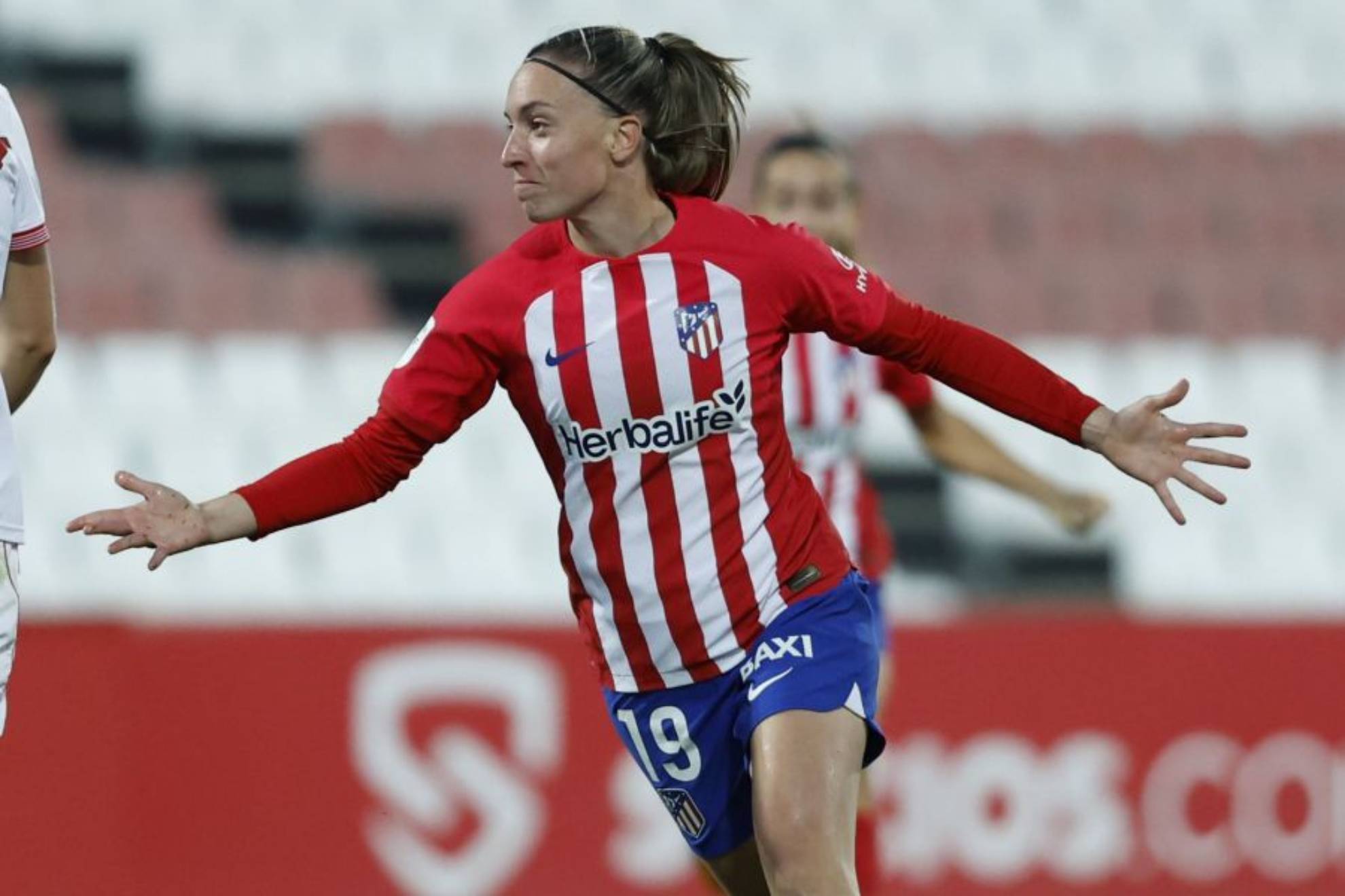 Eva Navarro celebra un gol ante el Sevilla / LaLiga