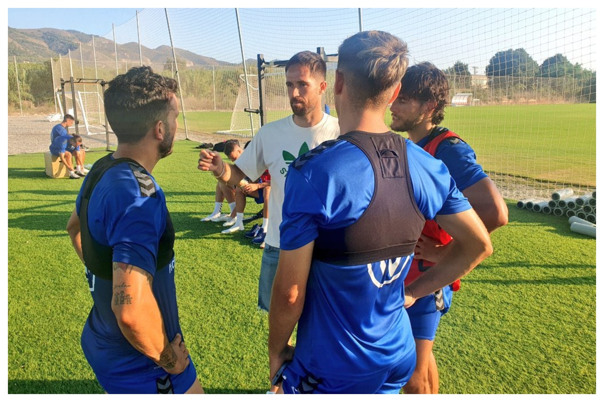 M�chel Herrero visit� el pasado vernao a la plantilla chicharrera en El Albir Sports Center