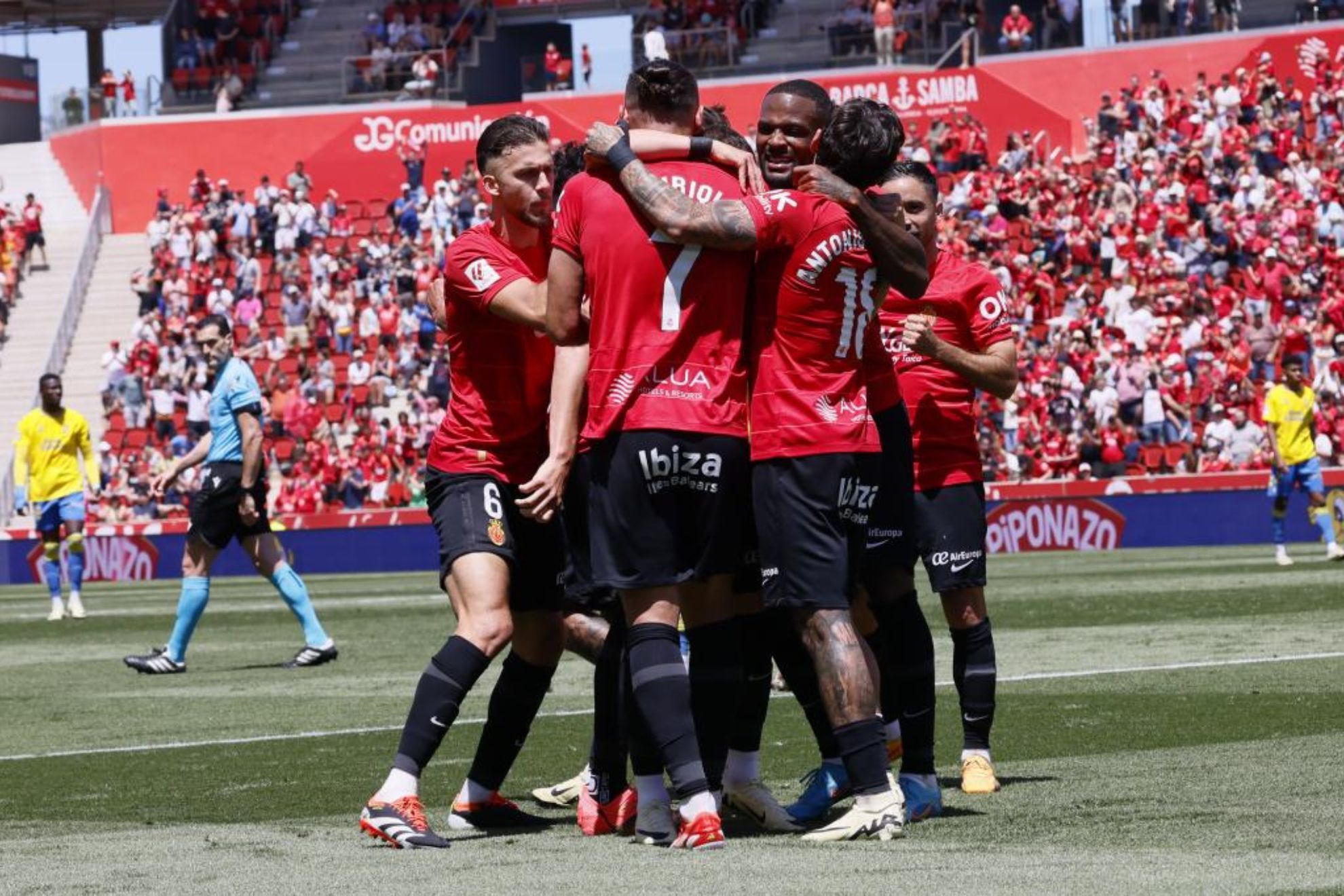 Los jugadores del Mallorca celebrando un gol en Son Moix