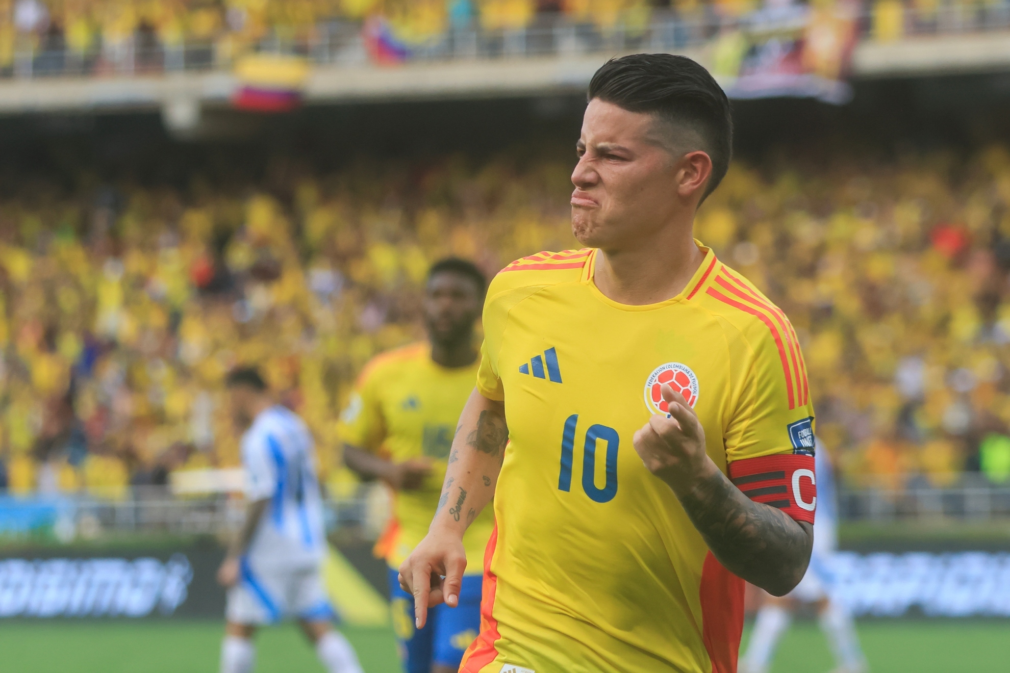 James Rodr�guez celebra su gol contra Argentina.