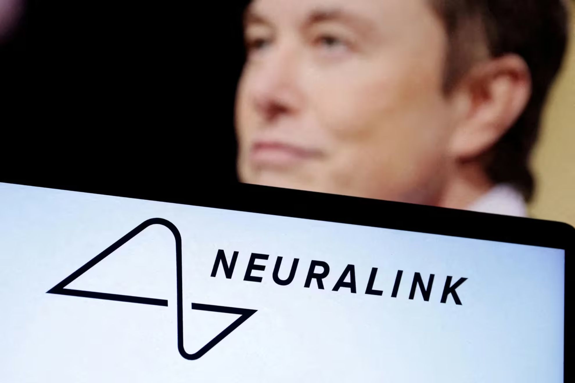 Neuralink, de Elon Musk, dise�a un dispositivo que permitir� recuperar la vista a las personas ciegas