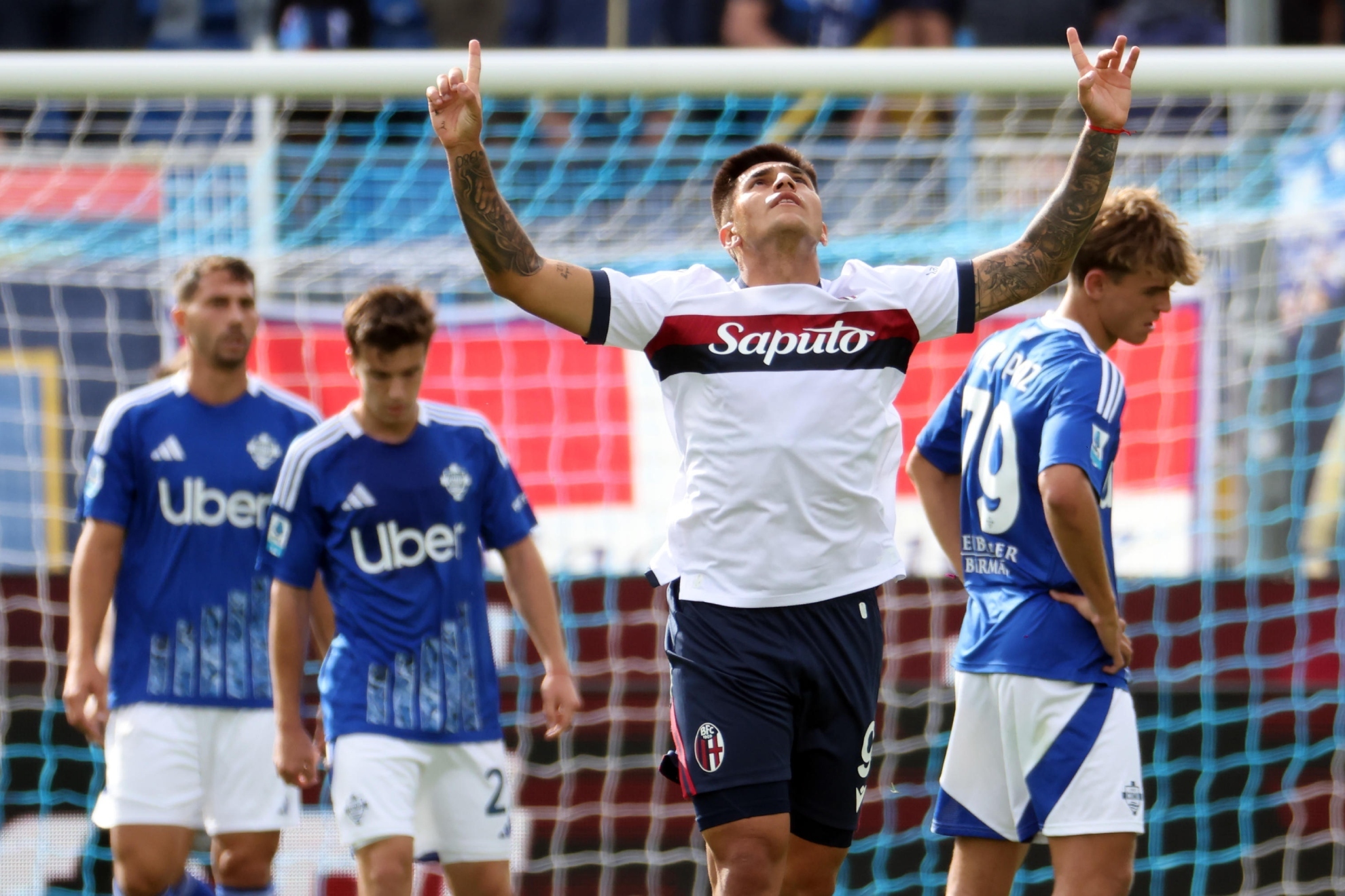 Santiago Castro celebra su gol contra el Monza.