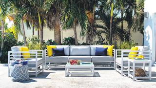 Muebles para la terraza: Cinco ideas para decorar tu casa