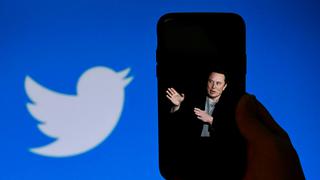 Elon Musk toma Twitter de las alas