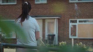 “Las reclutan en los patios de las escuelas”: las niñas rumanas traficadas como esclavas sexuales en Reino Unido | Investigación BBC 
