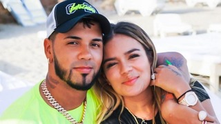 Por qué Karol G no ha borrado sus fotos con Anuel AA de Instagram