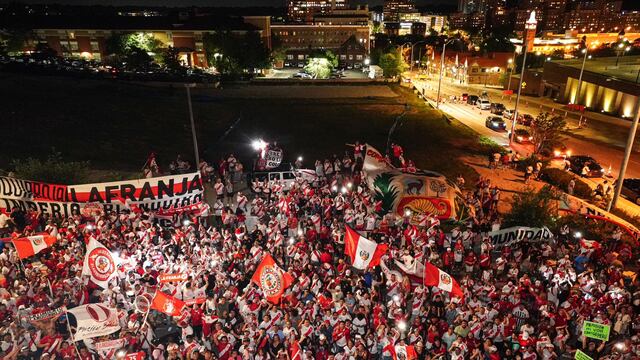 Cientos de hinchas en ‘Banderazo en Kansas’ en apoyo antes del Perú vs. Canadá | VIDEO
