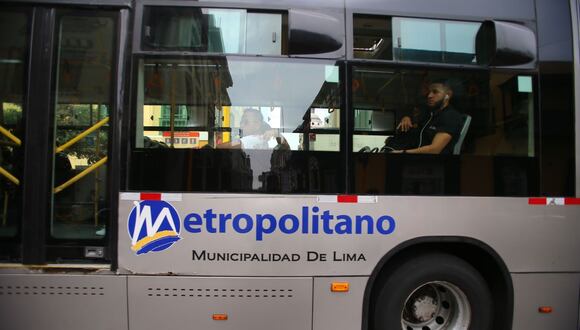 Asimismo, se presume de que la unidad de color negro brindaba el servicio de colectivo informal. Foto: GEC referencial