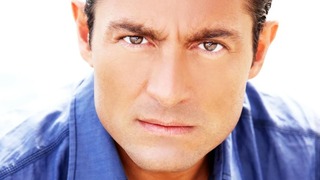 Fernando Colunga, cuando trabajaba como doble de acción antes de convertirse en galán de telenovelas