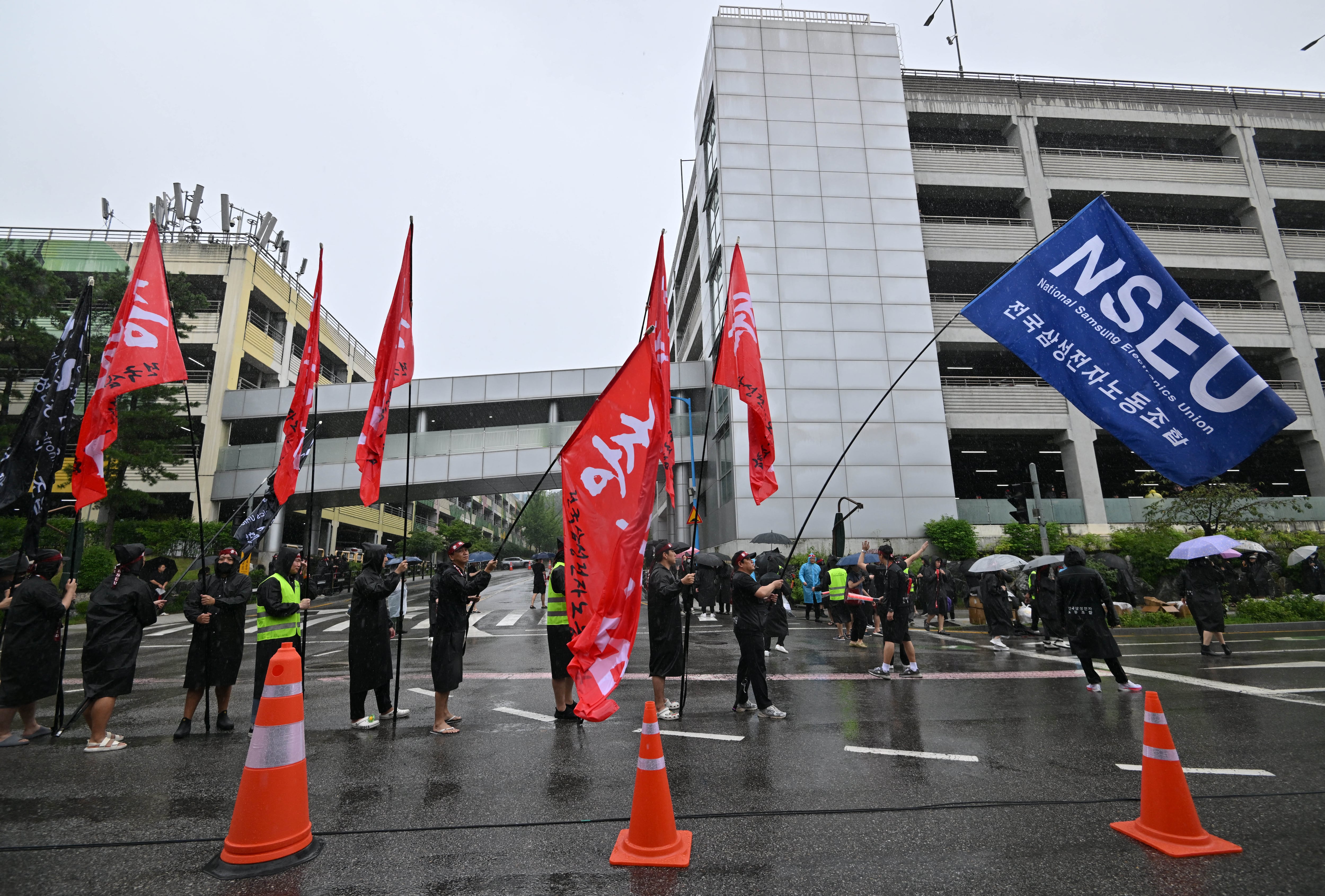 Los trabajadores exigen mejora salarial, sin embargo, especialistas señalan que la protesta no tendría el efecto deseado. (Foto: AFP)