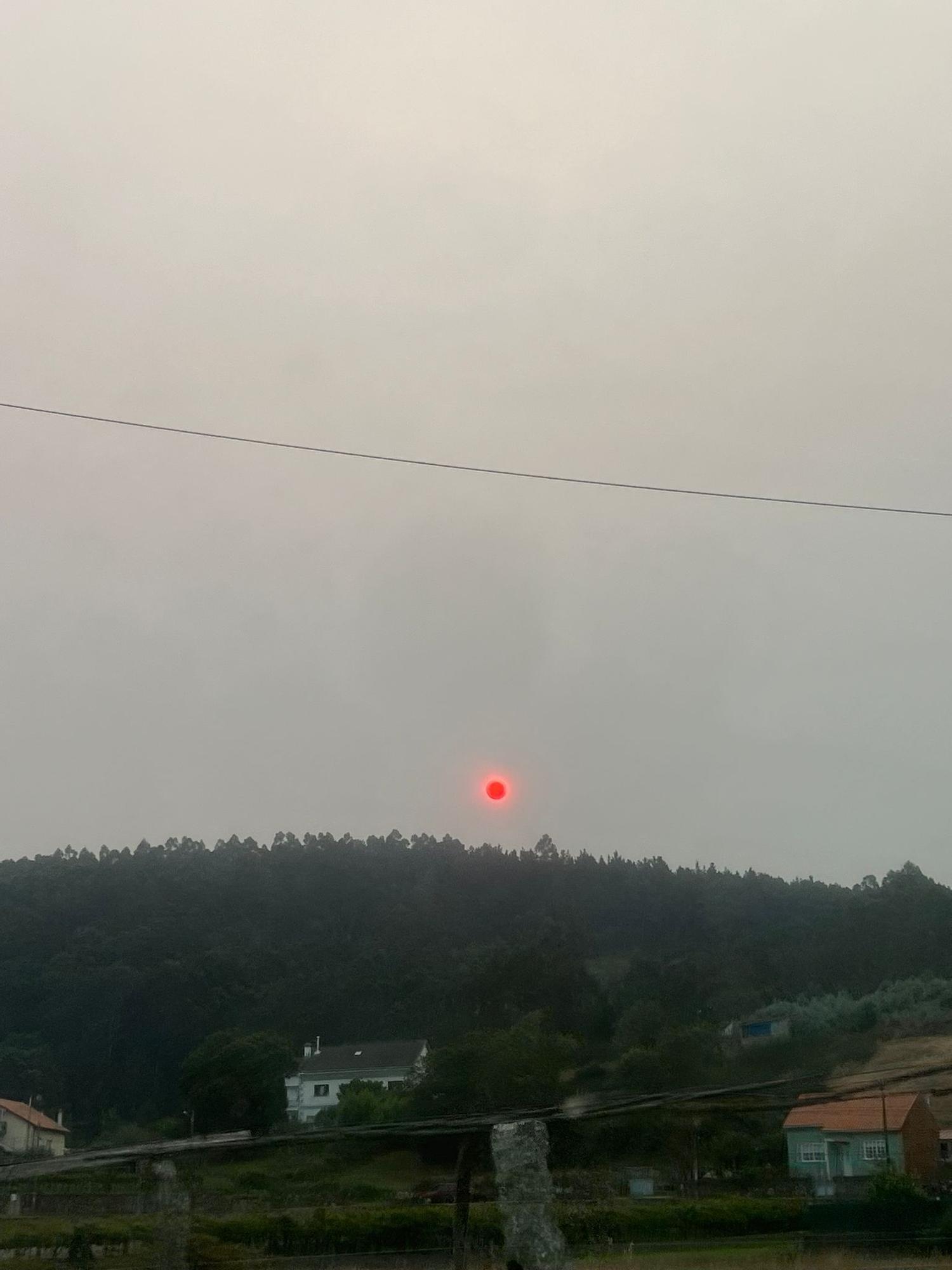 Galicia amanece con la huella de los incendios de Portugal