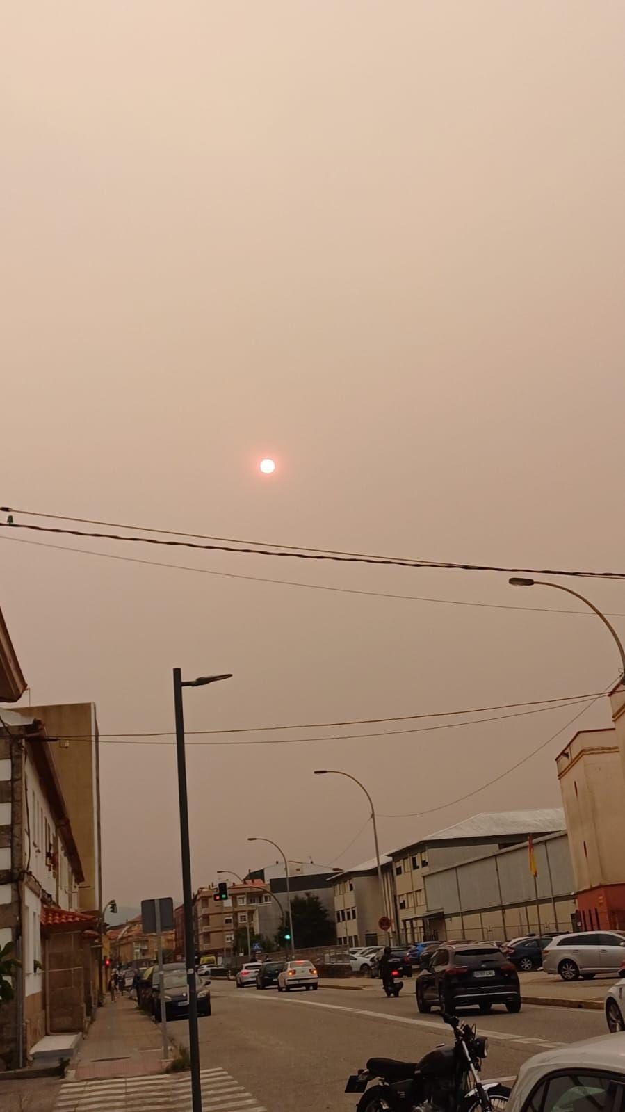 Galicia amanece con la huella de los incendios de Portugal