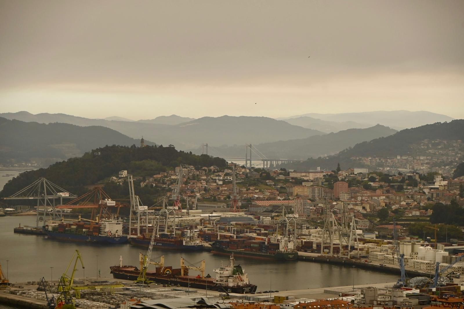 Galicia amanece con la huella de los incendios de Portugal