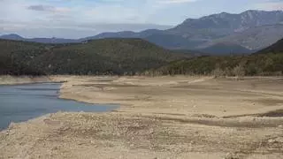 Hotels, càmpings i balnearis no podran omplir les piscines quan es declari l'emergència per sequera