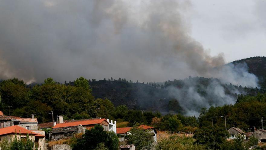 El Consejo de Ministros declara “zonas catastróficas” los incendios de Crecente y de una nave en Tomiño