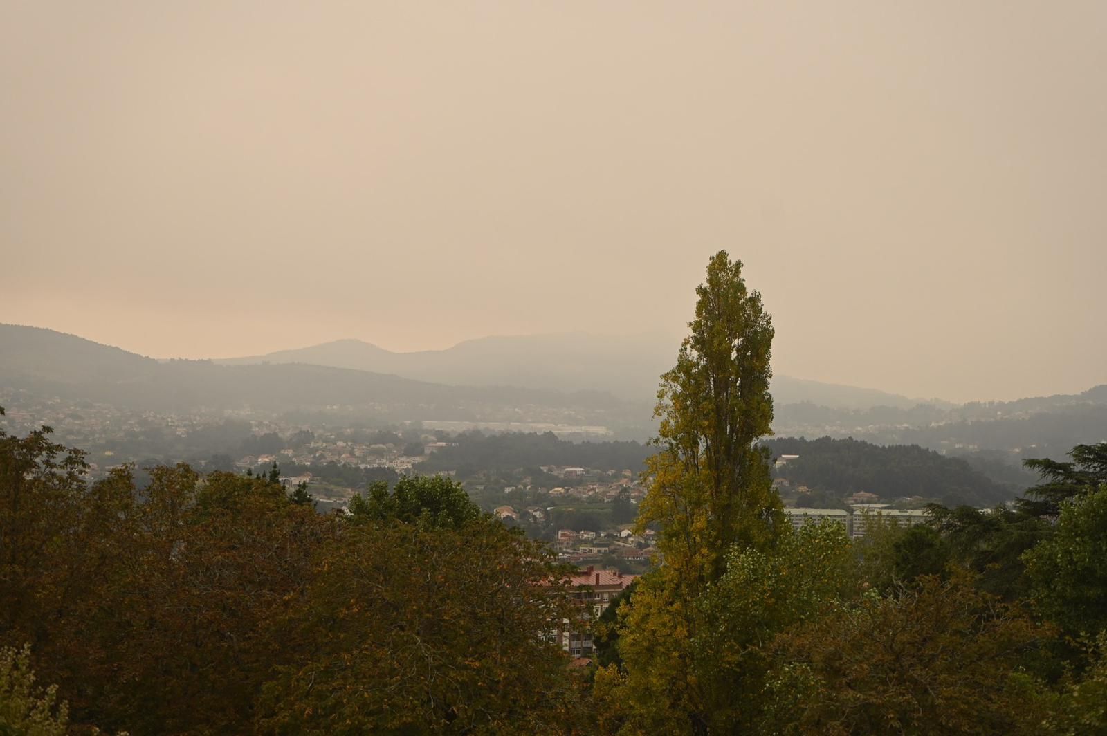 Galicia amanece con la huella de los incendios de Portugal