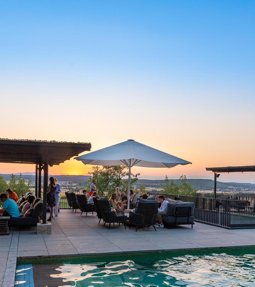 Aquest és el lloc de l&#039;Empordà on pots viure una autèntica Sunset Pool Party aquest estiu