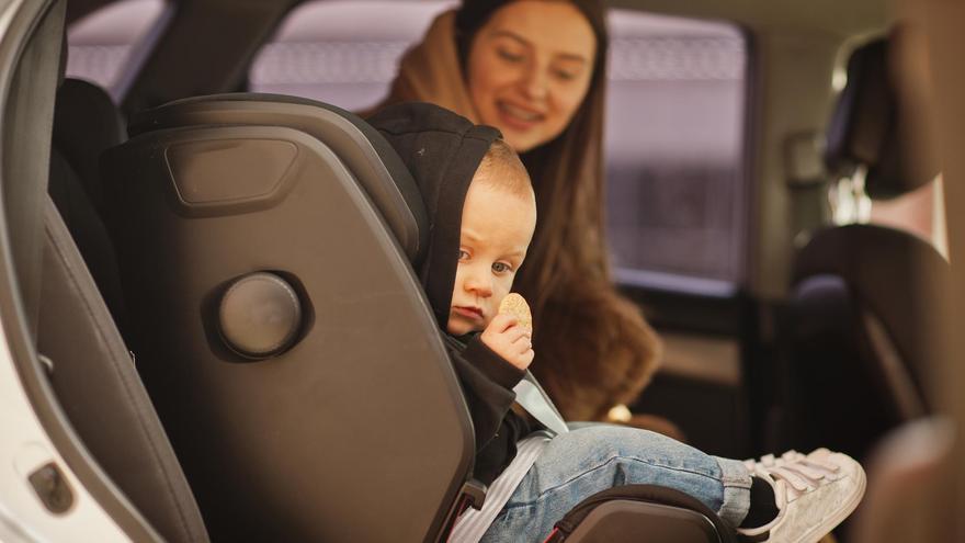 La nueva normativa de las sillas infantiles que te puede costar 200 euros de tu bolsillo