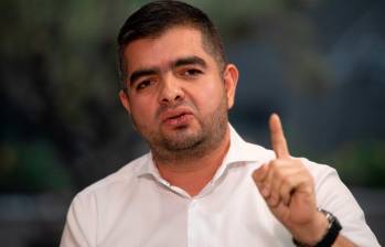 El exsenador y excandidato a la Gobernación de Antioquia, Julián Bedoya Pulgarín, afronta desde 2019 múltiples denuncias por incurrir en presuntas irregularidades para graduarse de abogado. FOTO ESNEYDER GUTIÉRREZ 