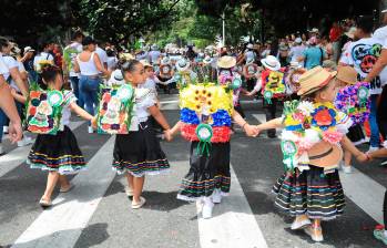 “Es una alegría ver a nuestros hijos participando y aprendiendo sobre nuestras raíces”, expresó Ana María Ríos, madre de uno de los silleteritos. Foto: Esneyder Gutiérrez 