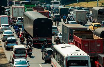 El pico y placa busca que se disminuyan las congestiones y las afectaciones ambientales en las vías del Valle de Aburrá. FOTO: CAMILO SUÁREZ