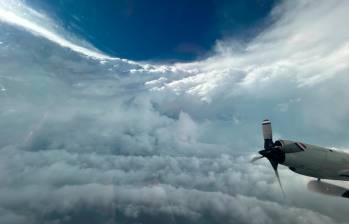 Así se ve el ojo de Beryl captado desde el avión caza huracanes Miss Piggy. FOTO: Tomada de X @NOAA_HurrHunter