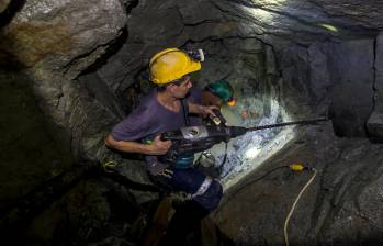 De acuerdo con la Agencia Nacional de Minería (ANM), el año pasado salieron de las montañas y ríos de Colombia 61,3 toneladas de oro. FOTO Juan Antonio Sánchez