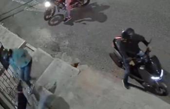 Un valiente perrito salvó a su dueña de ser robada por cuatro hombres que se le iban a llevar la moto. FOTO: Cortesía 