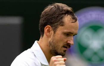 Daniil Medvédev celebra su victoria en Wimbledon, dejando afuera al número del mundo. FOTO TOMADA @Wimbledon