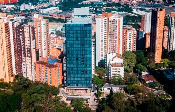 Dentro de este hotel, en la comuna 14 (El Poblado) se presentó la muerte del portugués Elder Manuel Martinez Amaral, de 68 años. FOTO: TOMADA DE GOOGLE MAPS