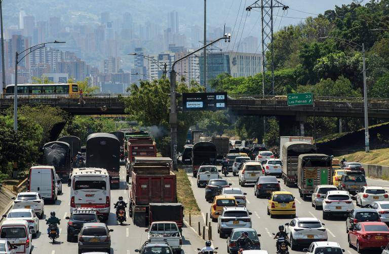 Las autoridades advirtieron que los infractores de la medida podrían recibir multas de hasta 15 salarios mínimos diarios. FOTO: Camilo Suárez Echeverry