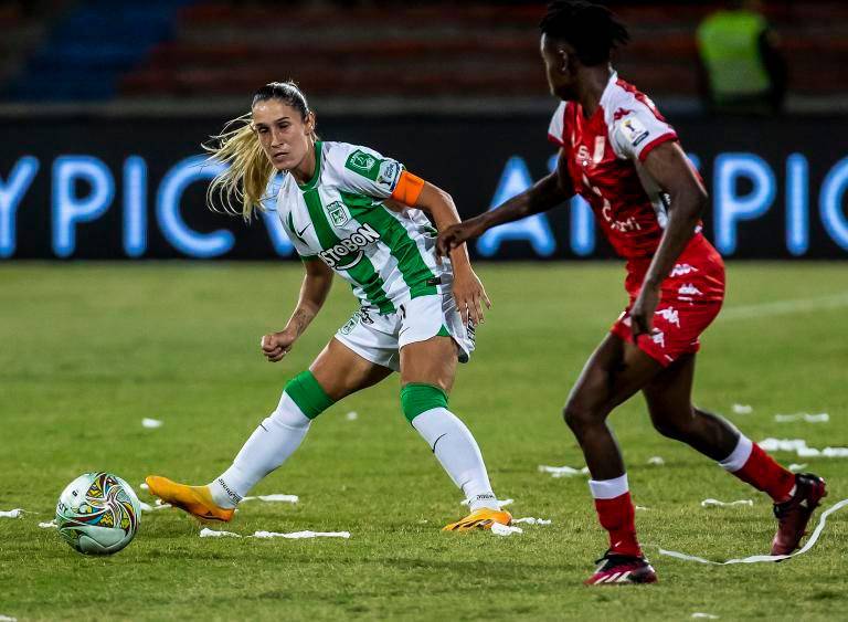 En la segunda fecha del actual torneo, Nacional visitó a Santa Fe y le ganó 0-4. Este viernes vuelven a medir fuerzas. FOTO jaime pérez 