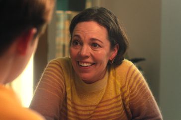 Olivia Colman and Kit Connor in Heartstoppers