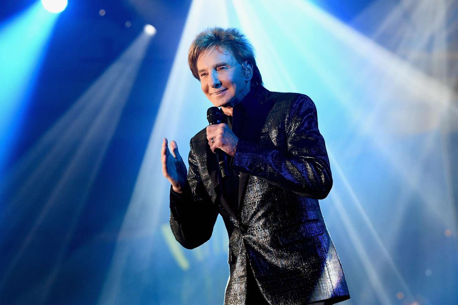 PHOENIX, AZ - MARCH 23: Barry Manilow performs onstage during Celebrity Fight Night XXV on March 23, 2019 in Phoenix, Arizona. (Photo by Emma McIntyre/Getty Images for Celebrity Fight Night)