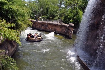 Six Flags Over Texas Rapids Ride 