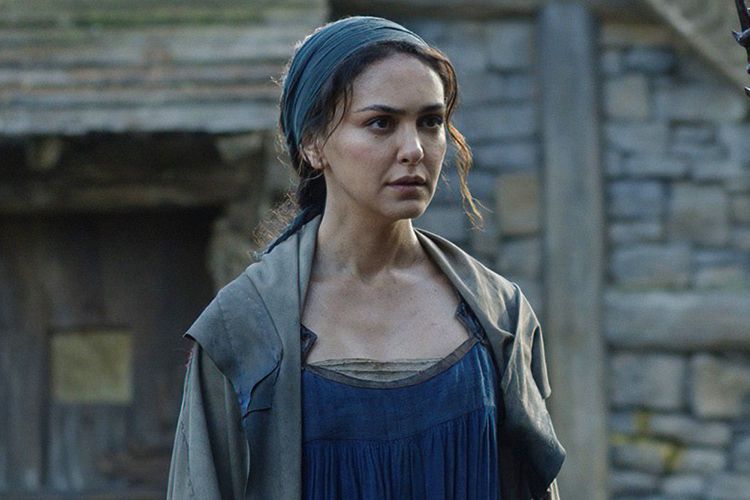 Nazanin Boniadi in THE LORD OF THE RINGS: THE RINGS OF POWER