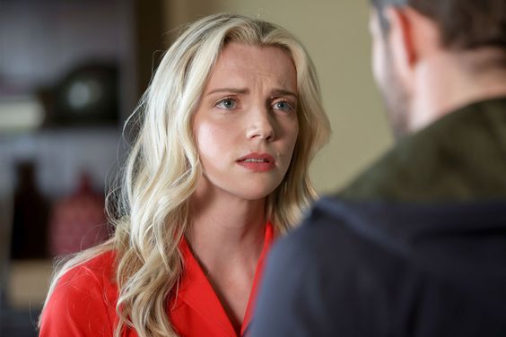 CHICAGO FIRE -- "Red Waterfall" Episode 1122 -- Pictured: (l-r) Kara Killmer as Sylvie Brett