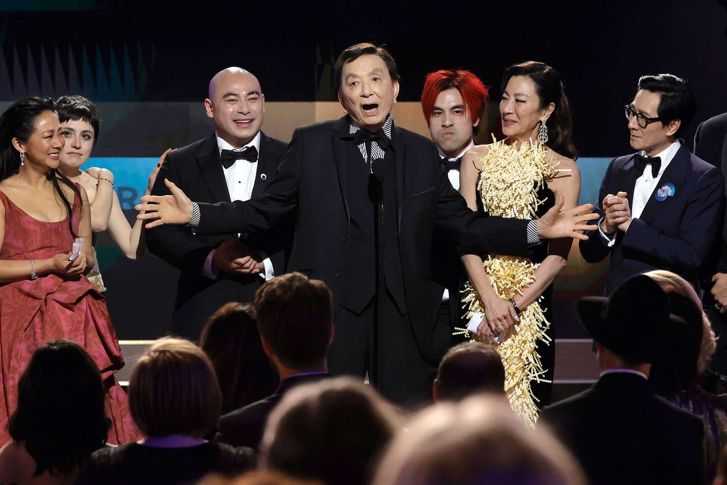 Stephanie Hsu, Tallie Medel, Brian Le, James Hong, Andy Le, Michelle Yeoh, and Ke Huy Quan at the 2023 SAG Awards