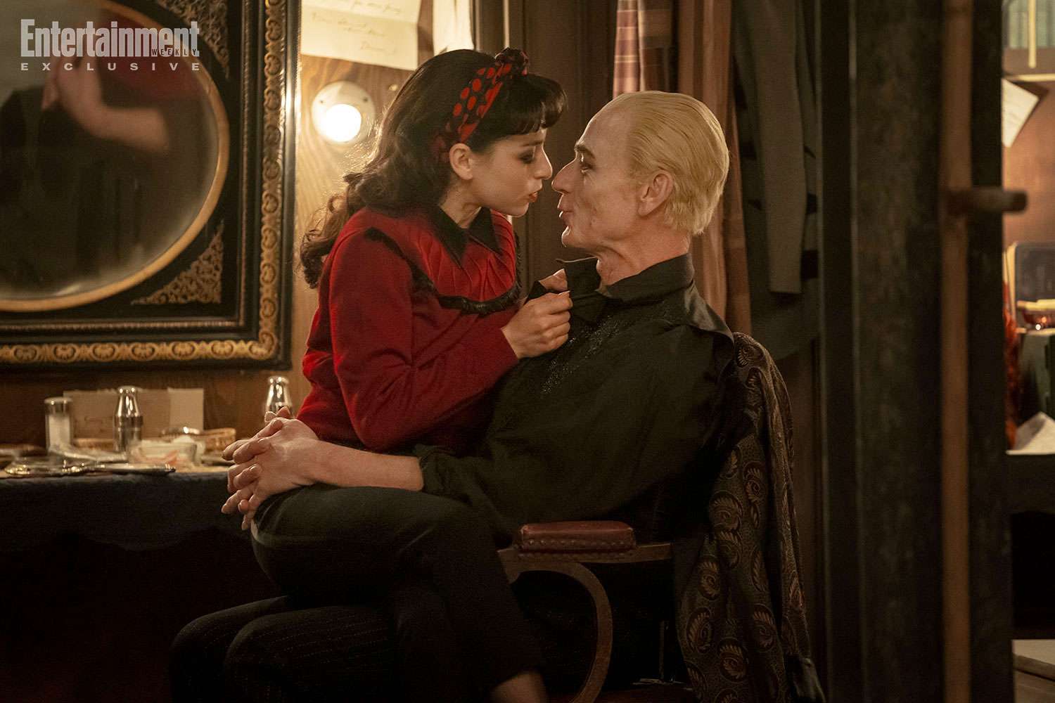 Ben Daniels as Santiago and Genevieve Dunne as Eglee - Interview with the Vampire _ Season 2, Episode 2 