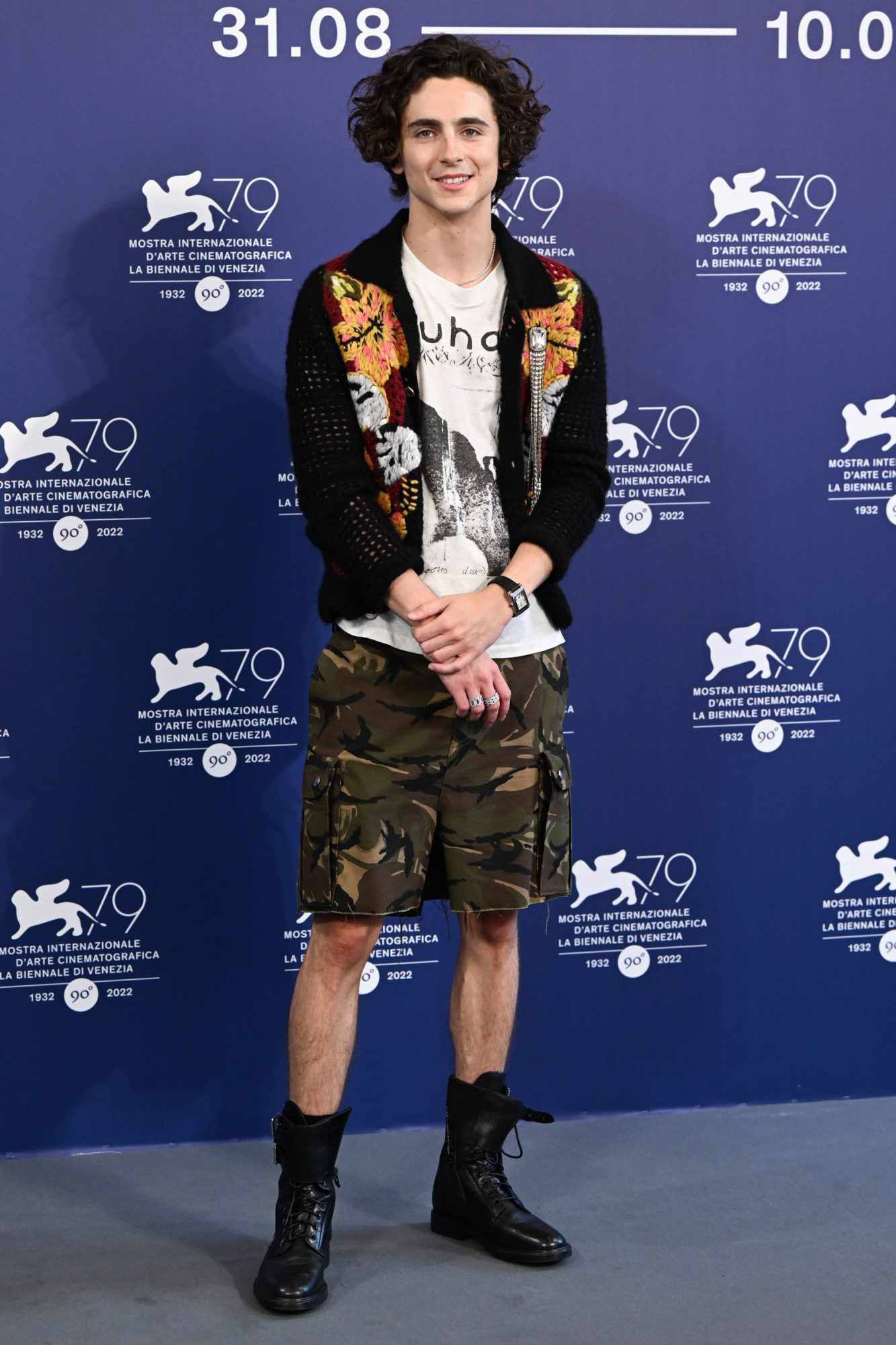 VENICE, ITALY - SEPTEMBER 02: Timothée Chalamet attends the photocall for "Bones And All" at the 79th Venice International Film Festival on September 02, 2022 in Venice, Italy. (Photo by Stephane Cardinale - Corbis/Corbis via Getty Images)