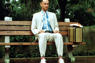 Tom Hanks, Forrest Gump, ... | '' Forrest Gump , spanning a 30 year period of mid 20th century history, so in small moves saying where we are in time by