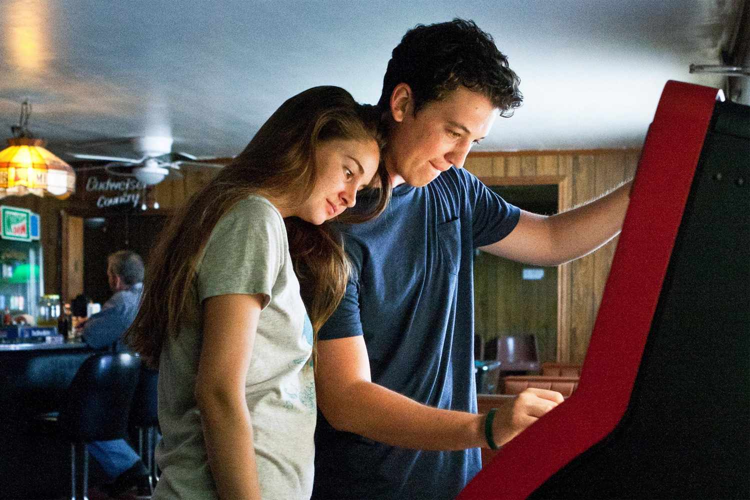 The Spectacular Now (2013) Shailene Woodley and Miles Teller CR: Wilford Harewood/A24 Films