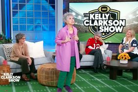 https://www.youtube.com/watch?v=Ob7Feo-_PBw Sally Field & Rita Moreno Attended Jane Fonda's Workout Class In The '80s The Kelly Clarkson Show 2.29M subscribers Subscribe 1.4K Share Download 77,516 views Jan 23, 2023 #LilyTomlin #KellyClarksonShow #JaneFonda "80 for Brady" stars Sally Field and Lily Tomlin dish on their athletic backgrounds, and Sally reacts to an amazing throwback cheerleading photo from before her days as "Gidget." Sally and fellow co-star Rita Moreno also reminisce about attending Jane Fonda's original workout classes in the San Fernando Valley before knowing each other, and Jane admits she doesn't remember Rita being there. Jane and Rita also debate who's the funniest out of the "80 for Brady" group. #KellyClarksonShow #SallyField #RitaMoreno #LilyTomlin #JaneFonda Subscribe to The Kelly Clarkson Show: https://bit.ly/2OtOpf8